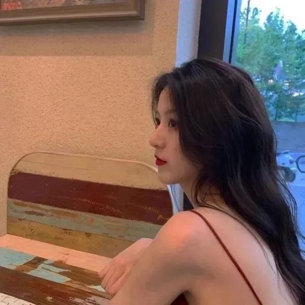 闪婚后夫人不按常理出牌